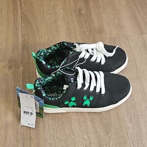 Minecraft Kids Black and Green Shoes Boys Size 2